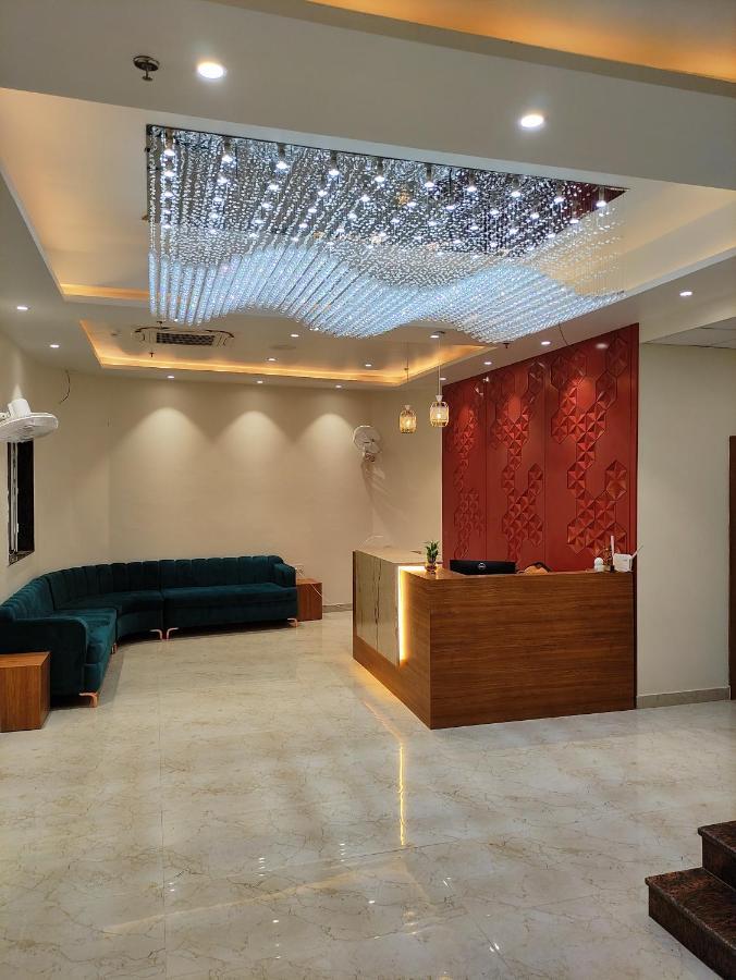Hotel Satsang Grand فاراناسي المظهر الخارجي الصورة