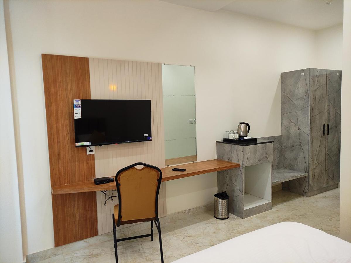 Hotel Satsang Grand فاراناسي المظهر الخارجي الصورة