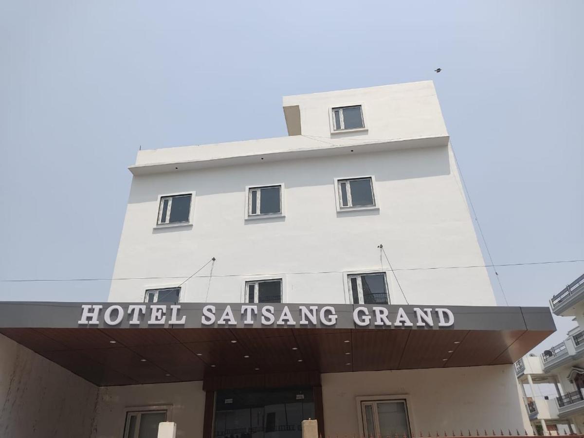 Hotel Satsang Grand فاراناسي المظهر الخارجي الصورة