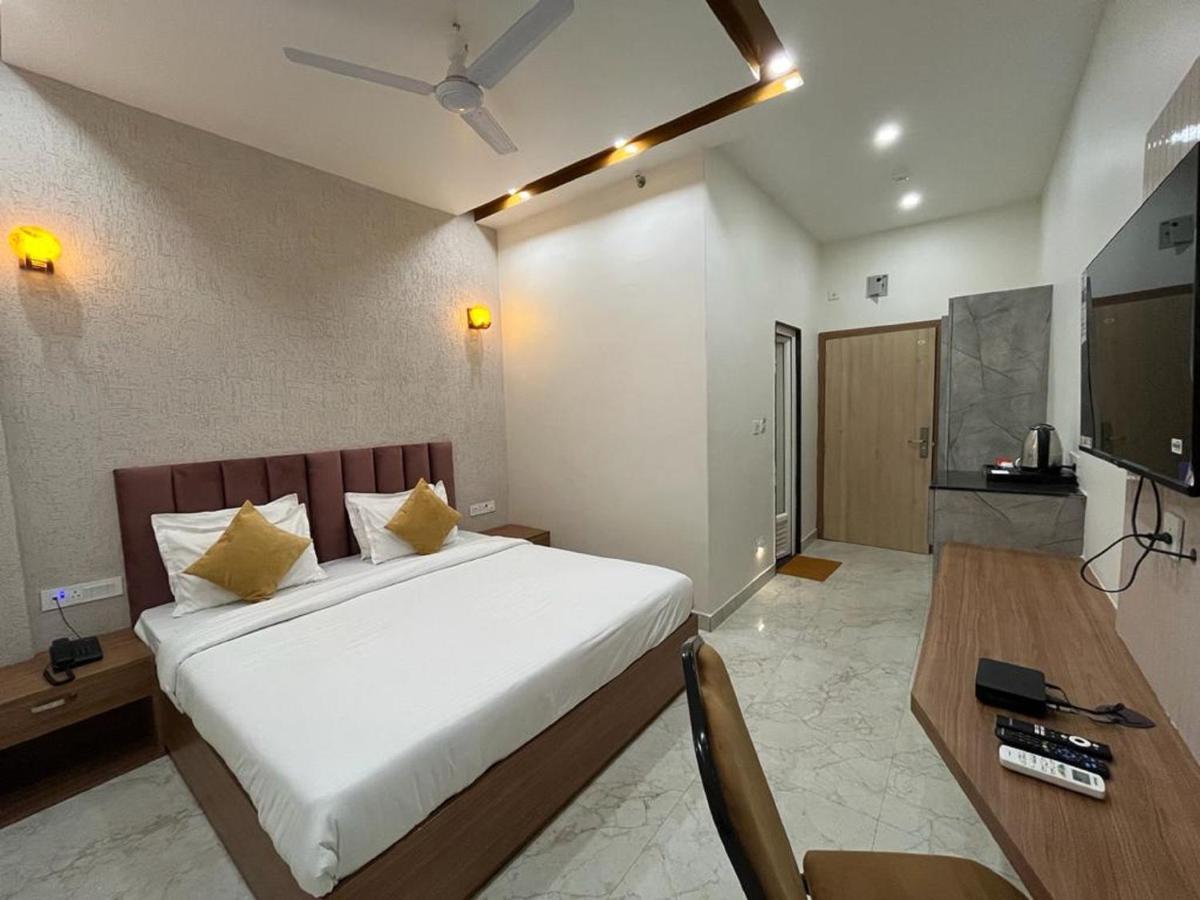 Hotel Satsang Grand فاراناسي المظهر الخارجي الصورة