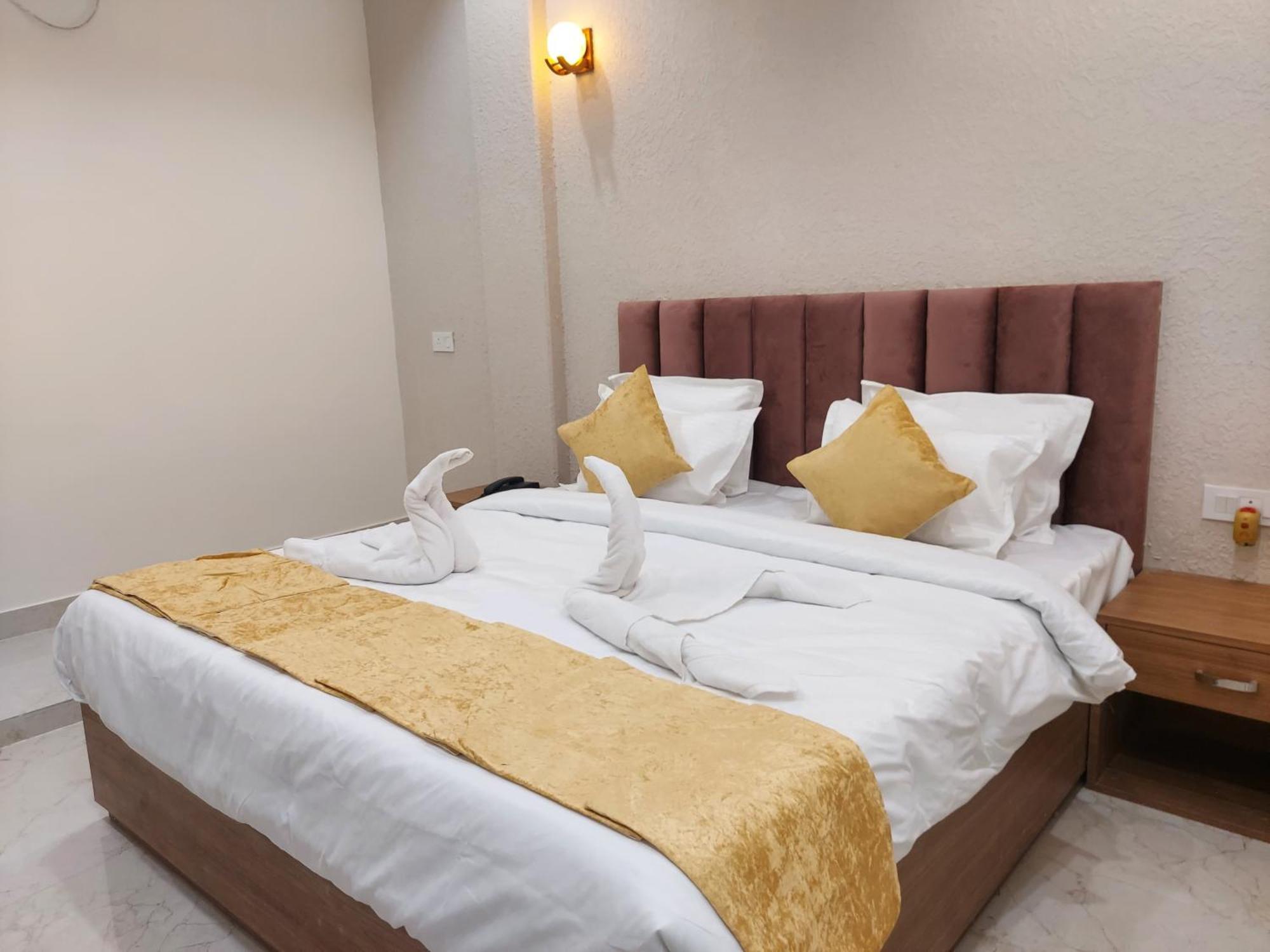 Hotel Satsang Grand فاراناسي المظهر الخارجي الصورة
