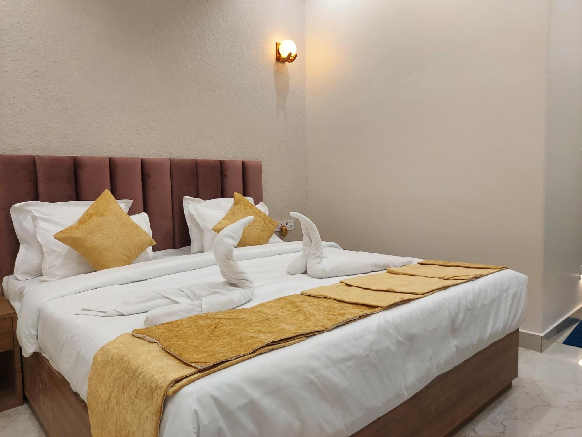 Hotel Satsang Grand فاراناسي المظهر الخارجي الصورة