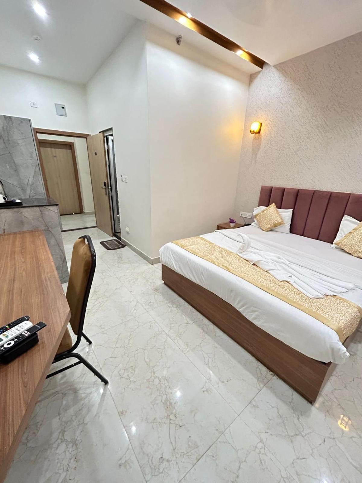 Hotel Satsang Grand فاراناسي المظهر الخارجي الصورة