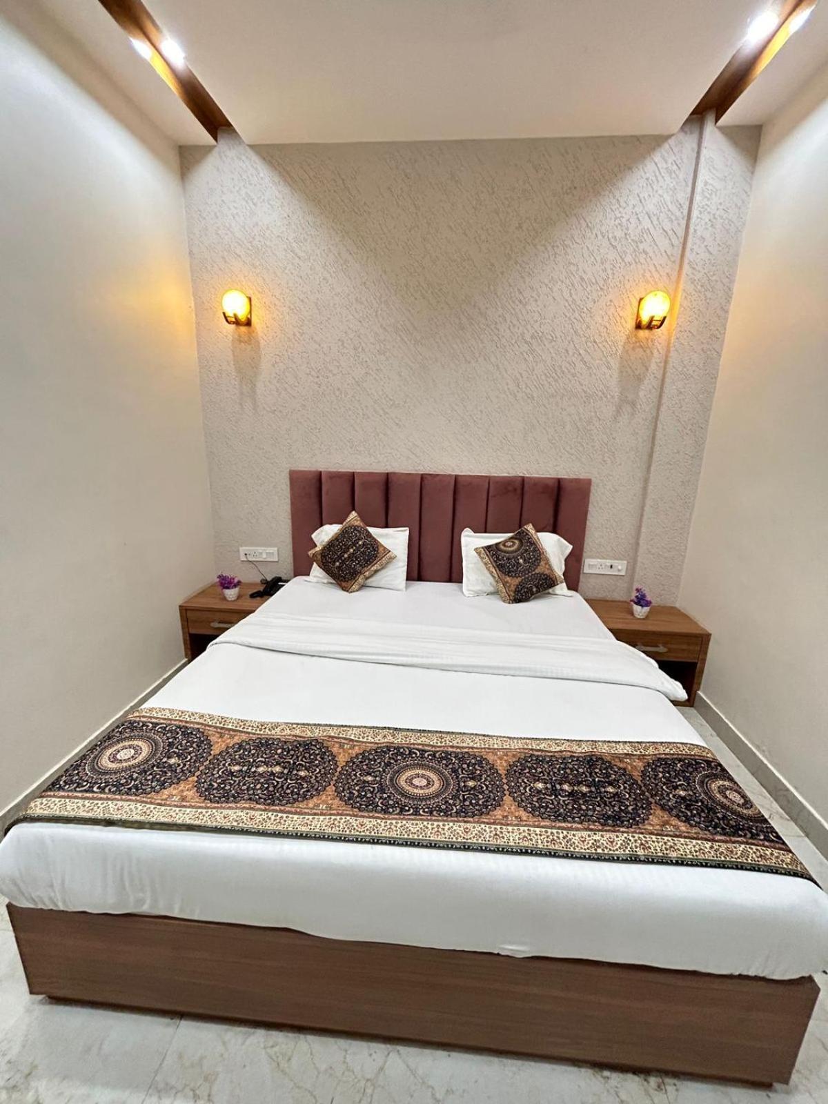 Hotel Satsang Grand فاراناسي المظهر الخارجي الصورة